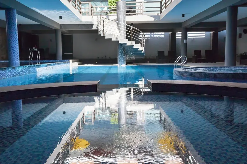 Long Beach Hotel - Image 1