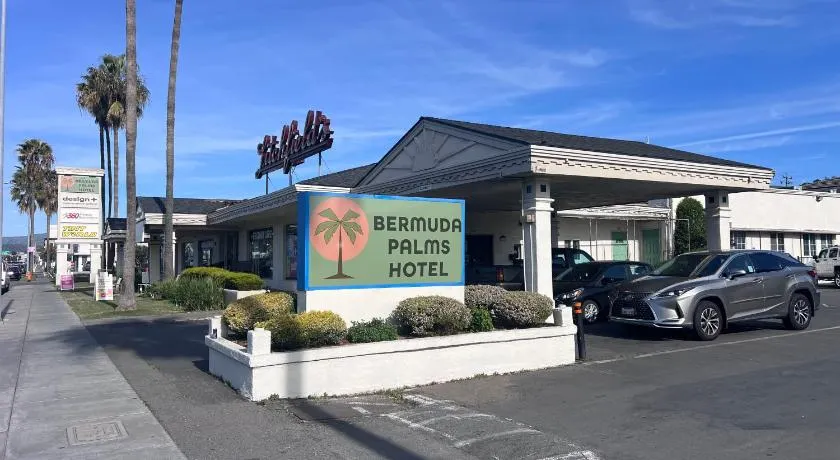 Bermuda Palms Hotel - Image 1