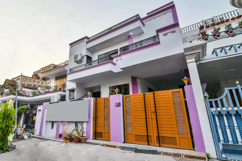 Capital O 35637 Sonish Home Stays - Image 1