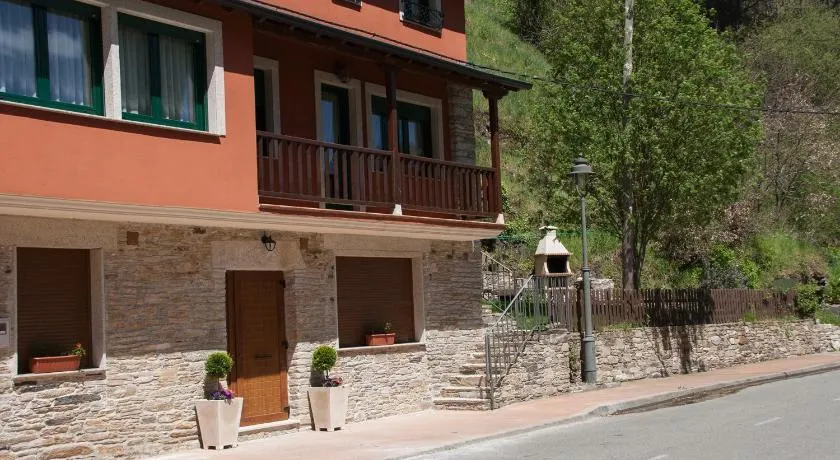 Hostal El Recanto - Image 1