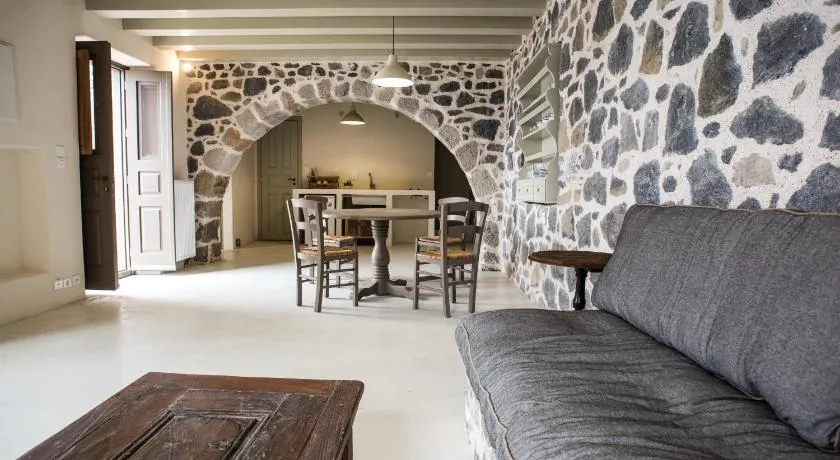 Moustafa Stone House - Image 1