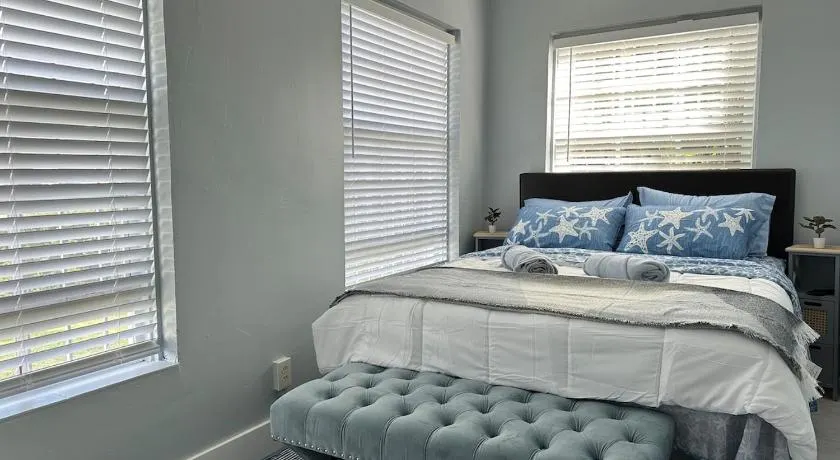 Private House Near MIA, Cruise Port, Free Parking - Image 1