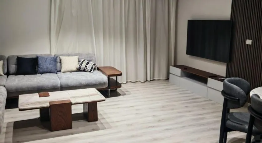 Luxury Apartment with Hotel Style Furnishing - Image 1