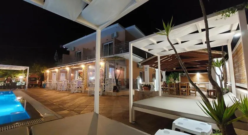 Makis louvlis apartments - Image 1