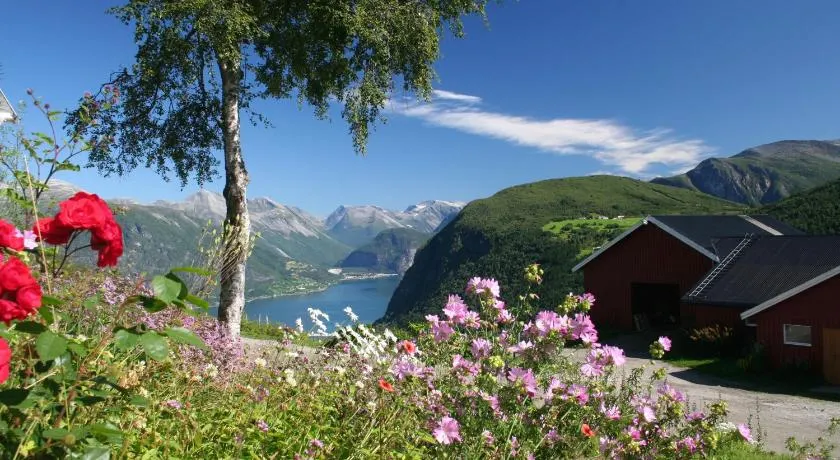Hesthaug Gard - Image 1