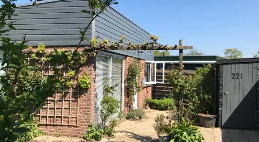 Bungalow 221 - Image 1