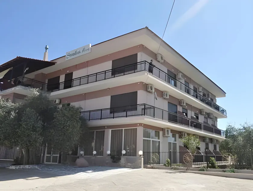 Studios Meni - Image 1