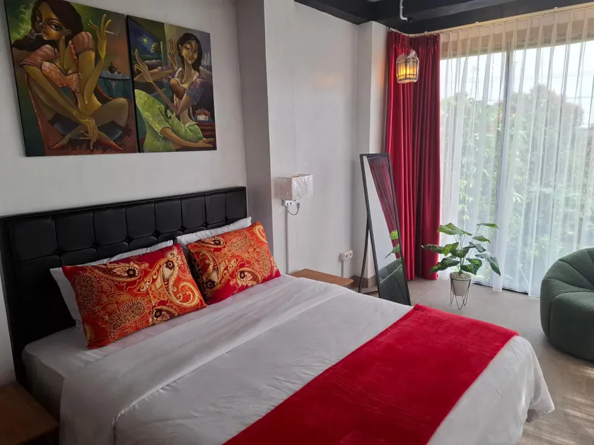 Valhalla Bed and Breakfast - Image 1