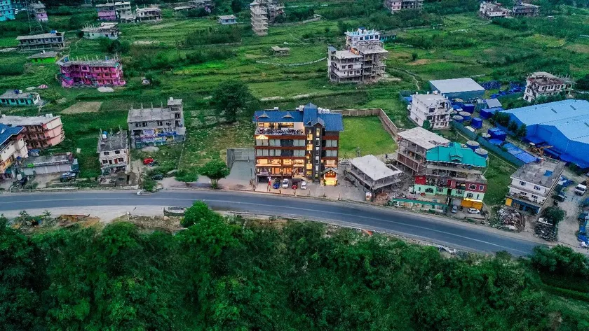 Hotel Devdhara - Image 1