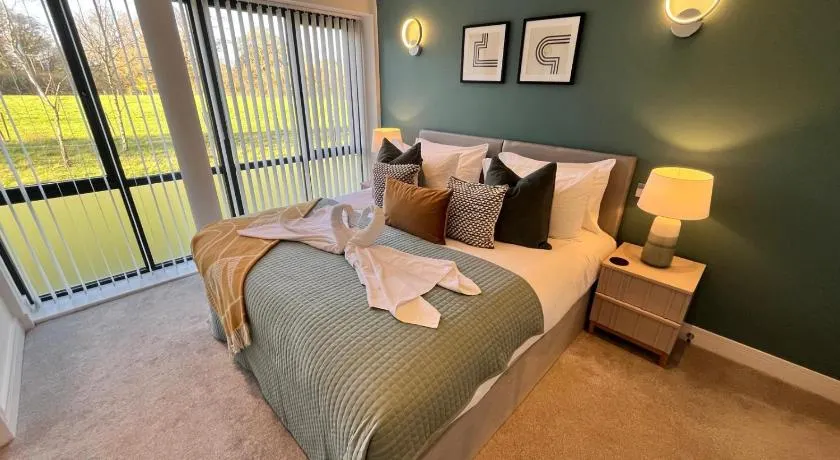 Modern Hawthorn Stay, New Forest Escape - Image 1