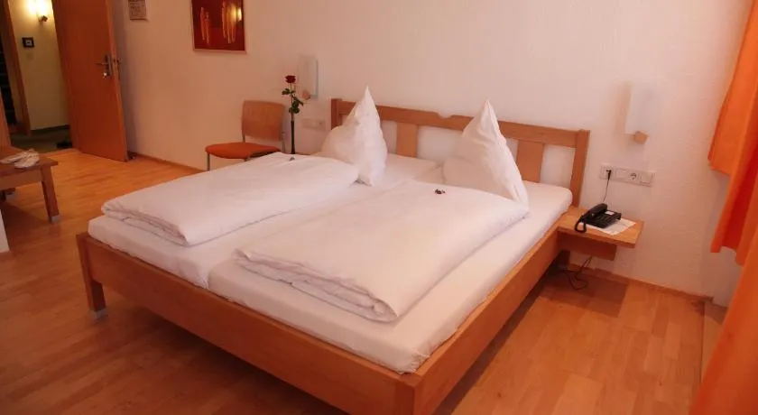 Gasthof Hotel Bauer - Image 1