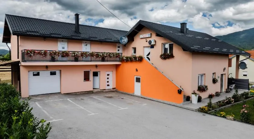 Guest House Mačić - Image 1