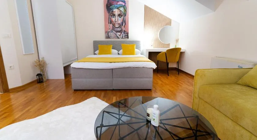 Mini Hotel RiverLux Apartments - Image 1