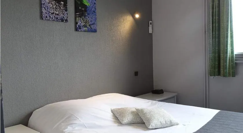 Europa Hotel - Image 1