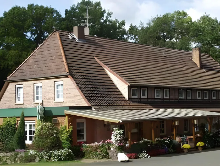 Brammers Landhotel Zum Wietzetal - Image 1