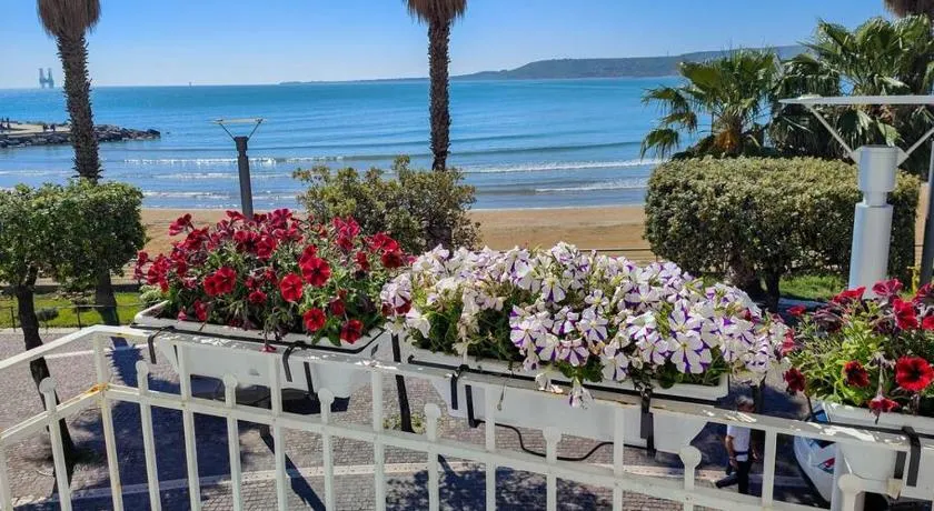 AquaMar Bed and Breakfast - Image 1