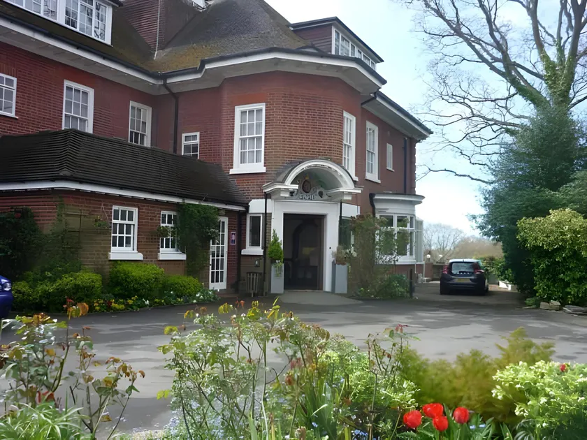 The Manor at Sway – Hotel, Restaurant and Gardens - Image 1