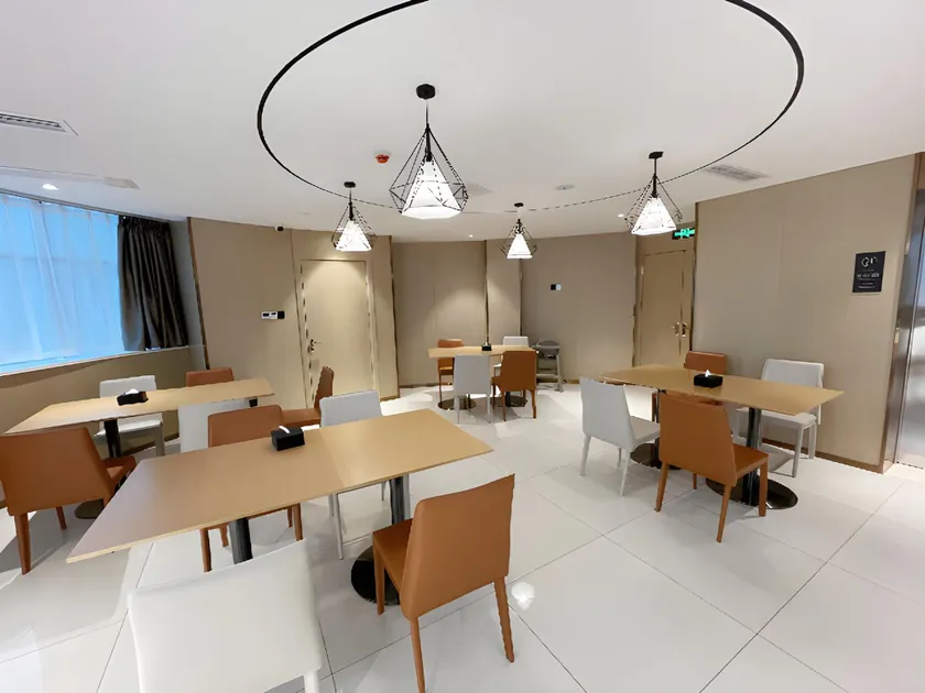 City Comfort Inn Baoding Railway Station - Image 1