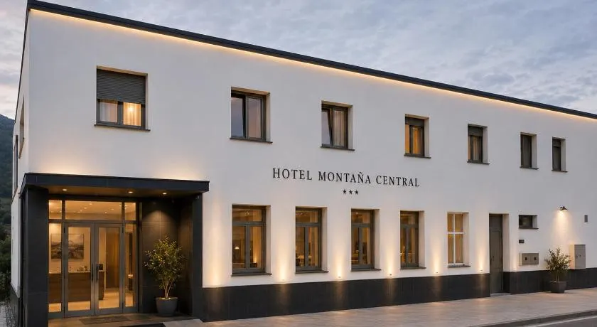 Hotel Montaña Central - Image 1