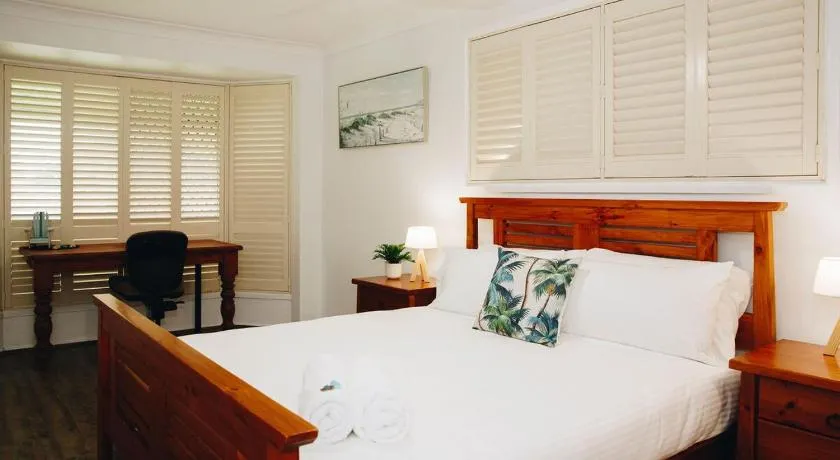 Perfect Location 4BR Home Warana - 200m to Beach! - Image 1