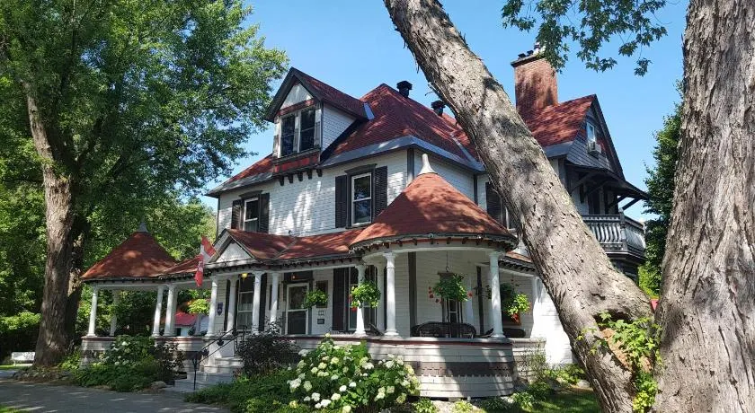 Les Trois Erables Boutique Inn - Image 1