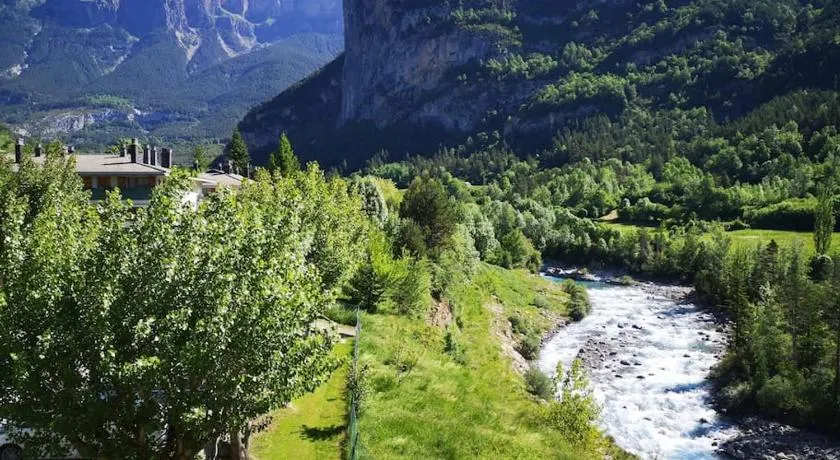 Apartamento con vistas al Parque Nacional de Ordesa y Monteperdido - Image 1
