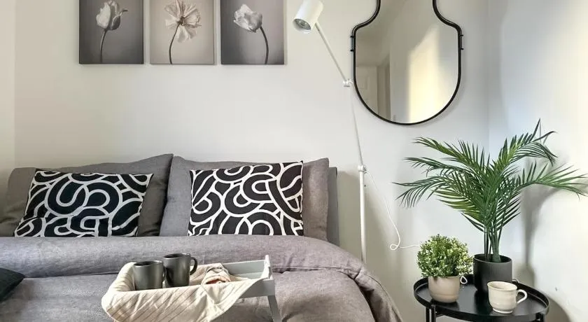 Cosy stylish Duntocher flat near Glasgow - Image 1