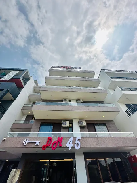 HOTEL DM 45- GURGAON CENTRAL - Image 1