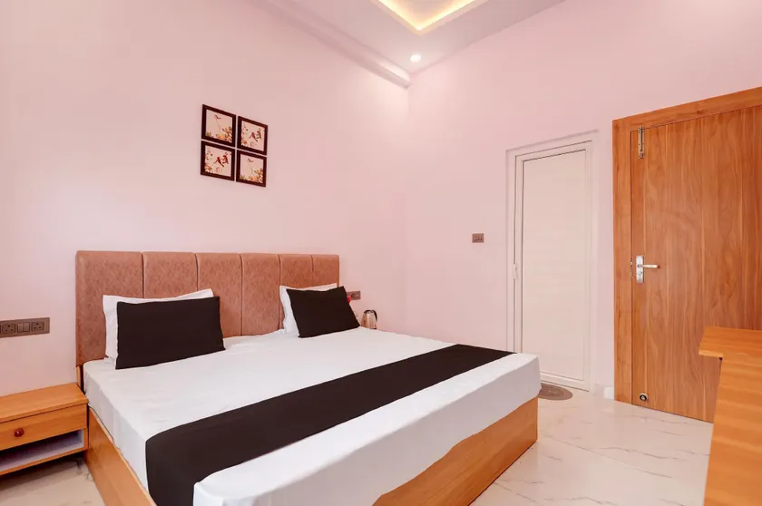 HOTEL O SR Guest House - Image 1