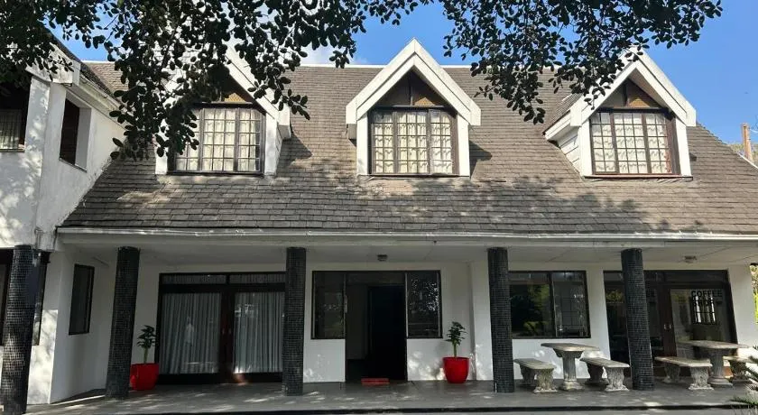 North Coast Gateway Hotel - Image 1
