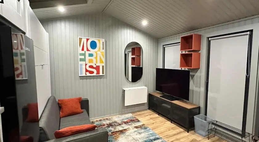 A fully private cabin studio in Dublin - Image 1