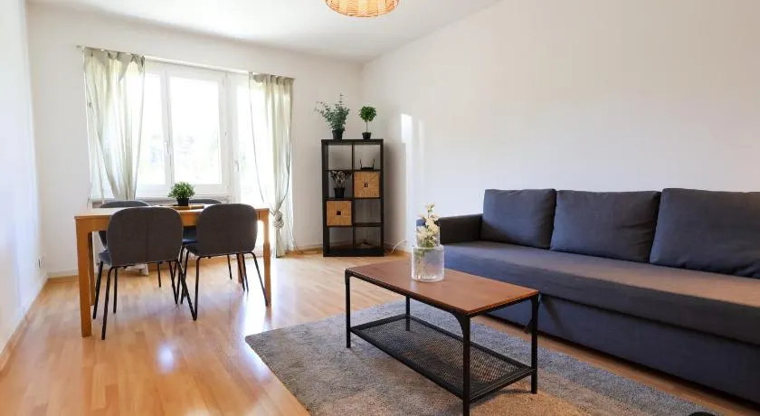 Simple & Comfy Apartment in Zürich - Image 1