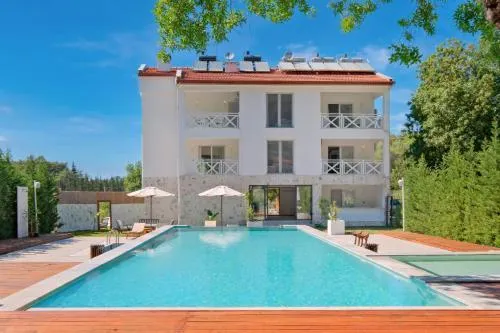Tutsu Suites - Image 1
