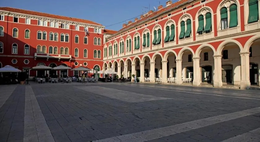 C - bel appartement moderne au coeur de Split - Image 1