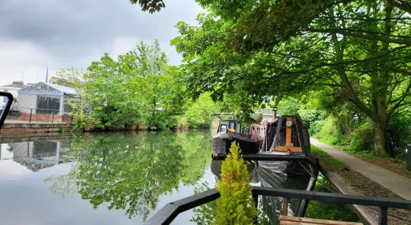 Lovely Canal Boat in Little Venice for Family & Friends - Image 1