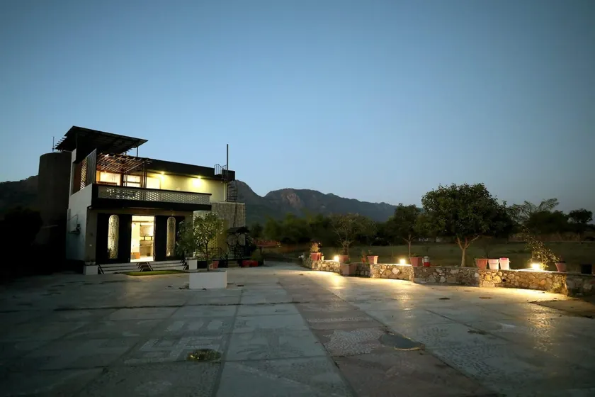 The Nivaas at Berhins - 4 BHK luxury farm with Pool, BBQ, Lawn in Pushkar - Image 1