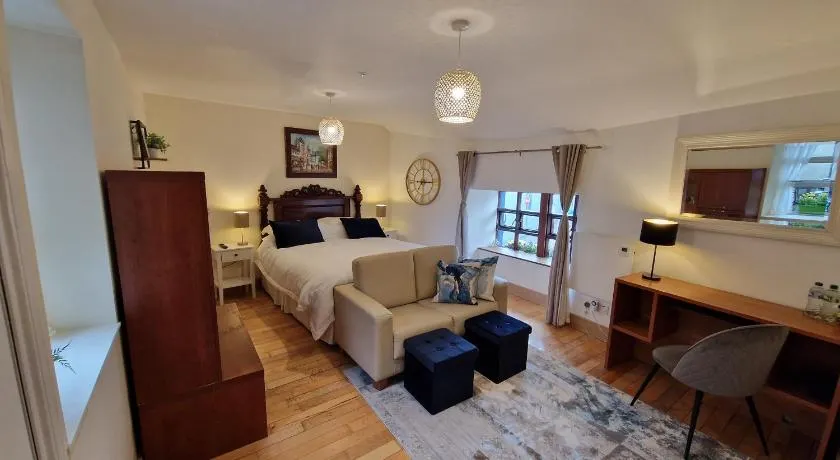 The Nu Place Suite - Image 1