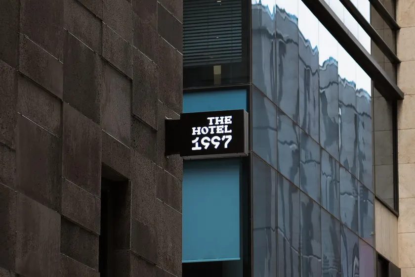 The hotel 1997 - 더호텔 1997 - Image 1