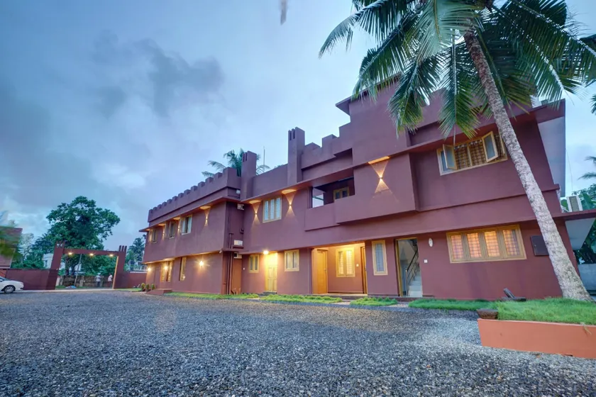 Collection O Fort Inn - Image 1