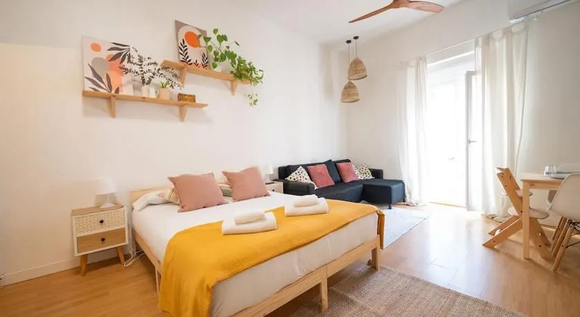 Apartamento en el casco antiguo en plena Alameda - Image 1