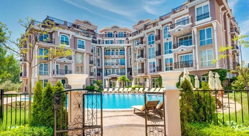 Izida Palace Apartments - Image 1