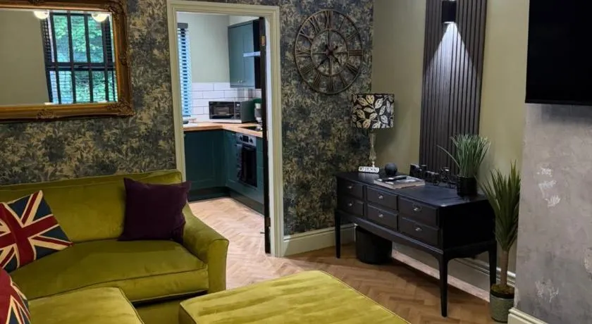 NEW Refurbished Cottage near Alton Towers Sleeps 6 Ashbourne Peak District Derbyshire - Image 1