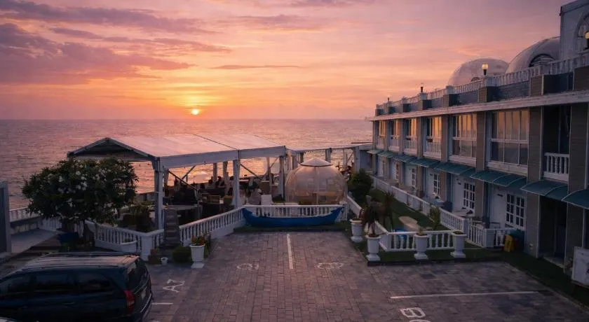 State Beach Resort And Spa - Image 1