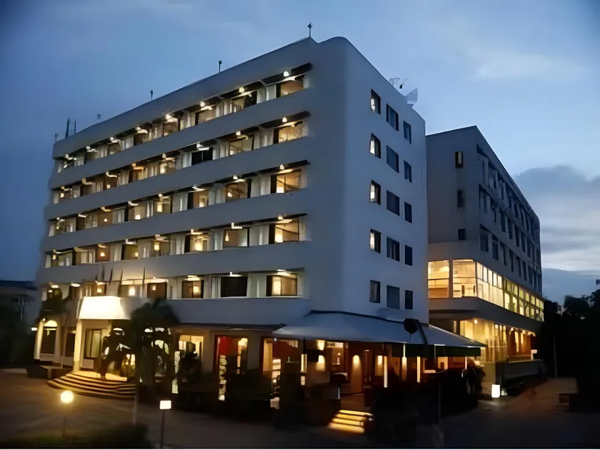 Boon Siam Hotel - Image 1