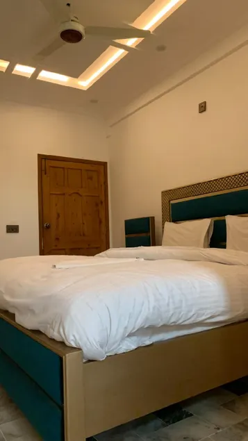 Paradise Inn - Image 1