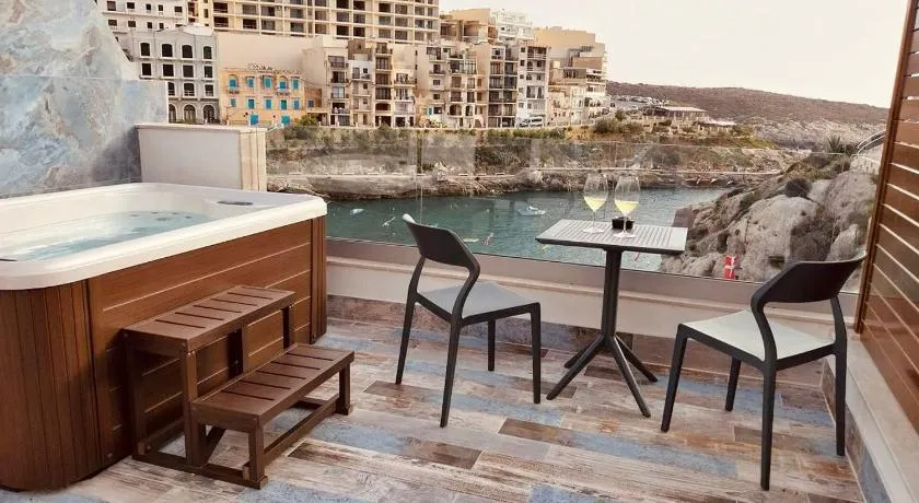 Blu Waters Boutique Hotel - Image 1