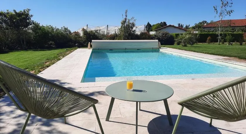 Petit coin de paradis, calme et confort garantie ! Chambre indépendante dans une dépendance ! - Image 1