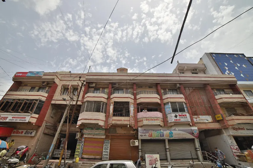 Hotel Loyal Residency - Image 1