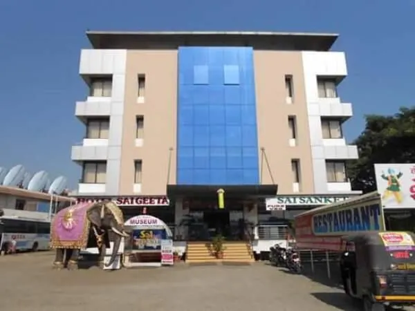 Hotel Sai Geeta - Image 1