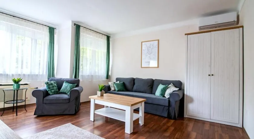 Lisznyai Apartman - a Nagyerdő szélén - Image 1